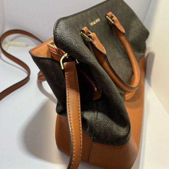 Michael Kors Savannah Large Shoulder Bag - Picture 4 of 16